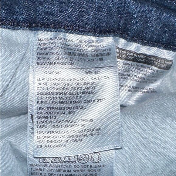 Levi's Women's Dark Blue Boot Cut Jeans - Picture 5 of 8